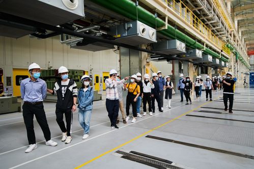 探索領(lǐng)克余姚工廠 科技賦能，服務(wù)未來